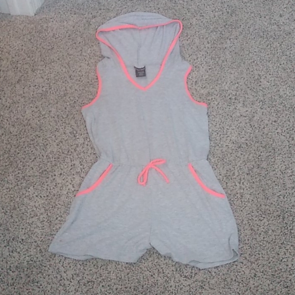 Romper - Picture 1 of 4